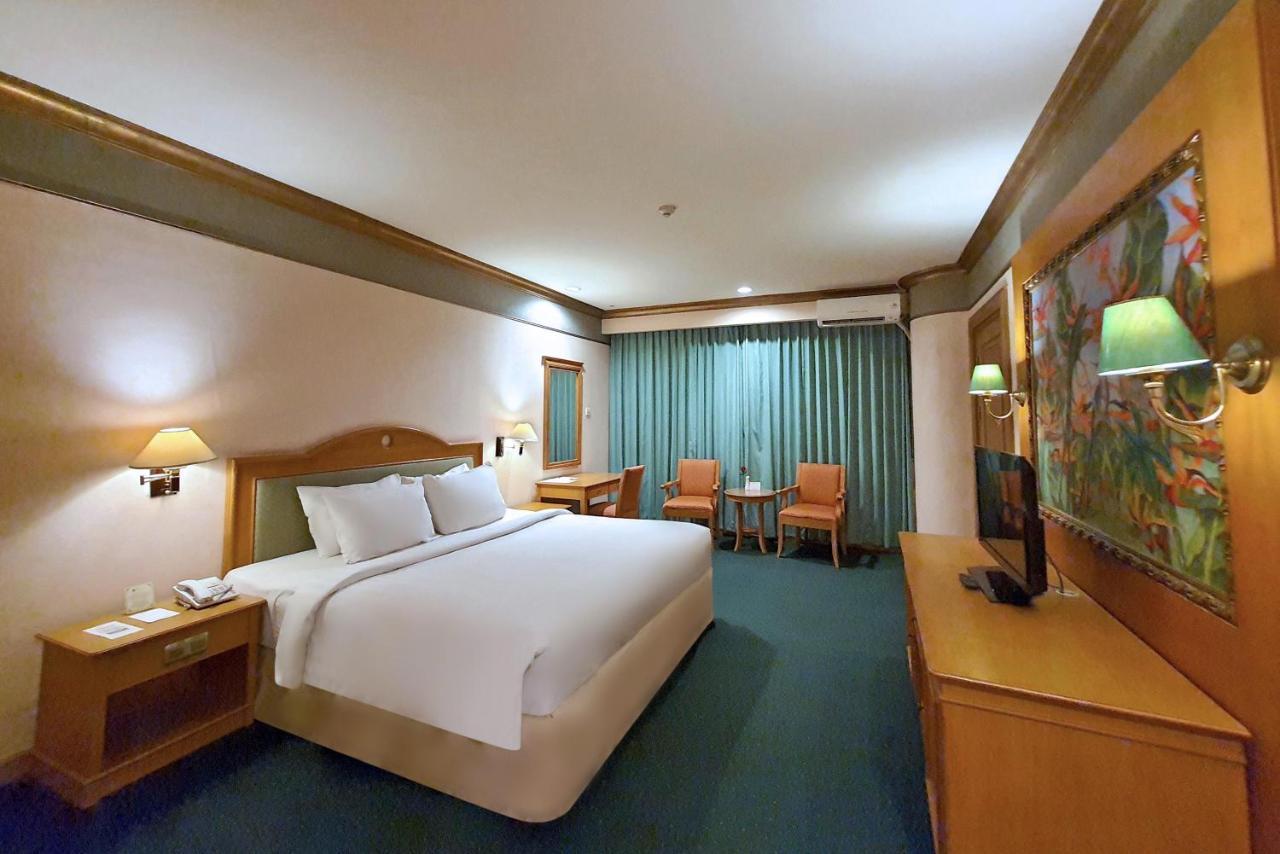 Hotel Tunjungan 4*